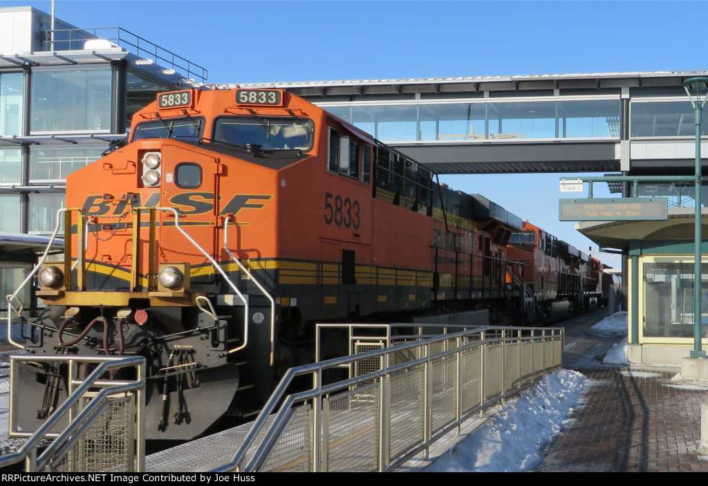 BNSF 5833 East